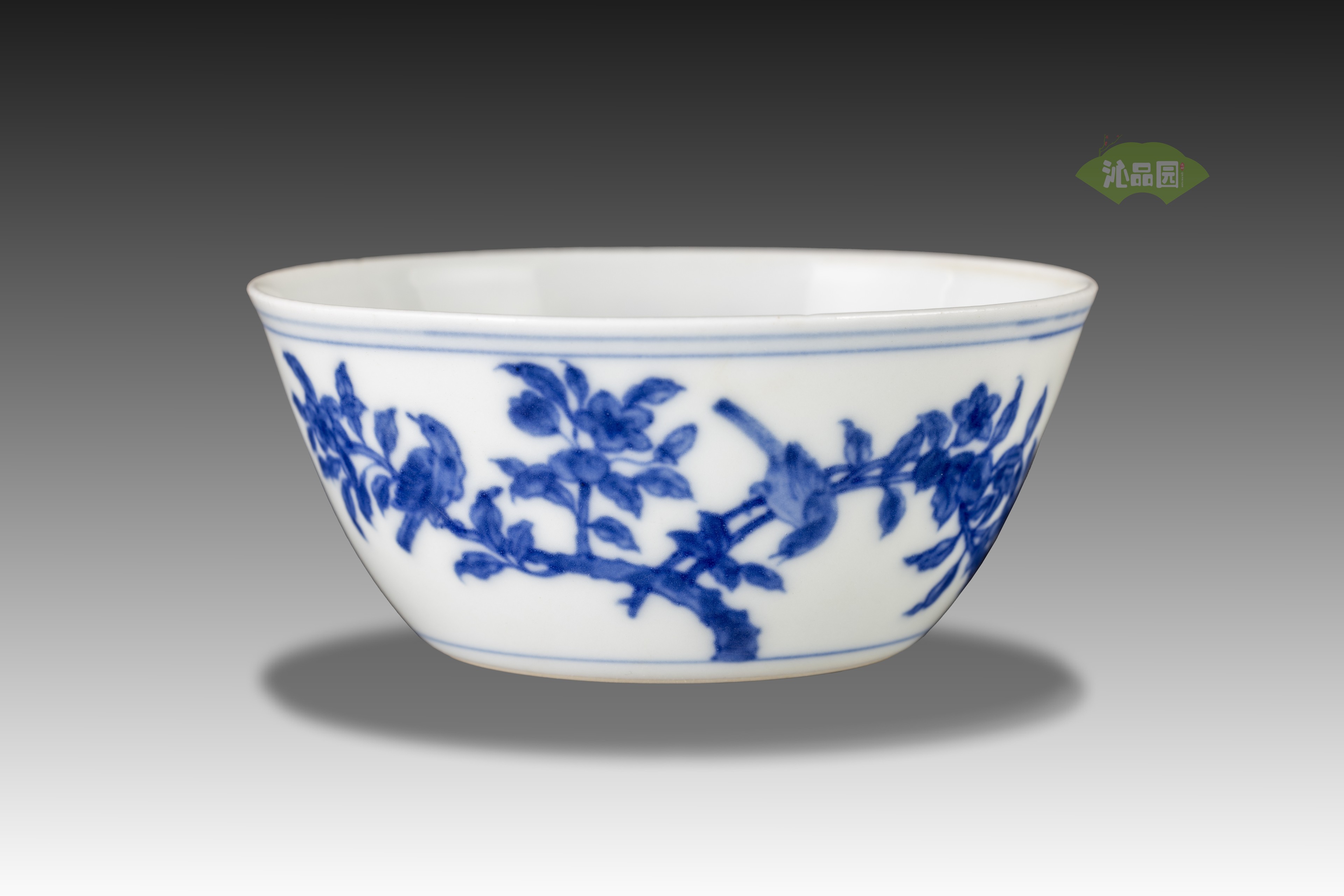 明成化 青花折枝花鸟纹卧足杯